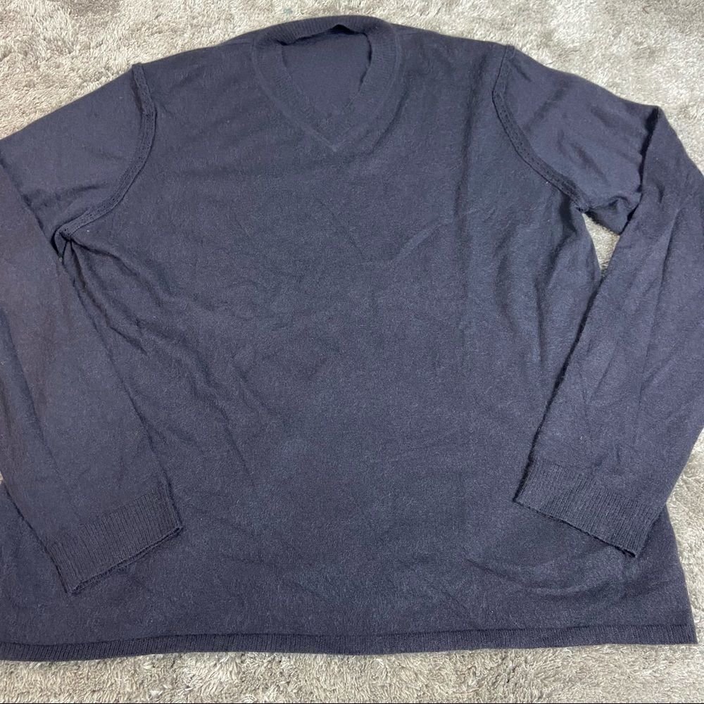 Tahari blue 100% cashmere sweater